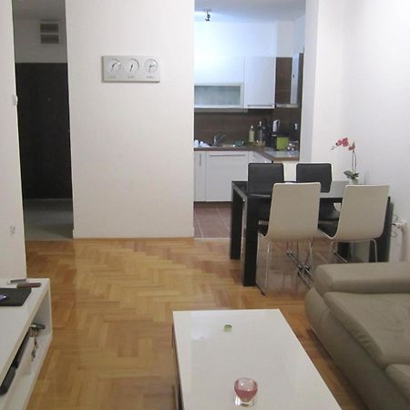 65 Square Meters Designer Apartment In Heart Of City - River View ! Park For Free Ni Exterior foto